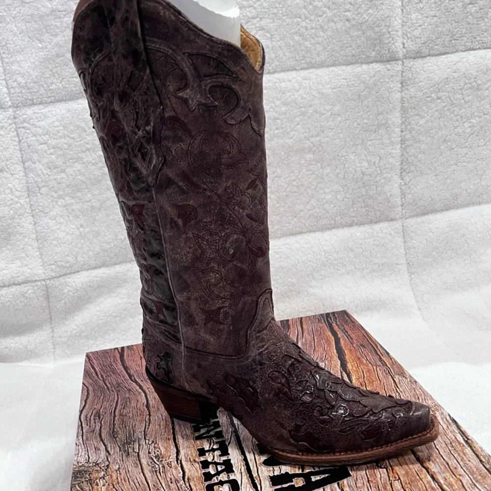 Corral Chocolate Croc Inlay - Picture 2 of 5